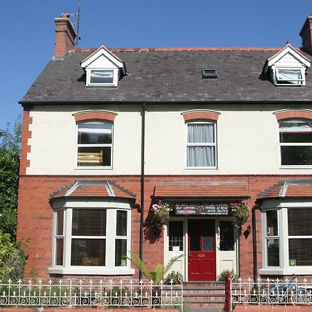 Llangollen Hostel Guest Rooms - No Dormitories - Self Catering Exterior foto