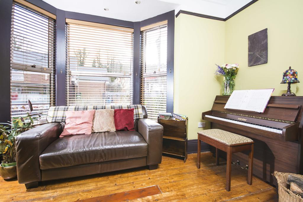 Llangollen Hostel Guest Rooms - No Dormitories - Self Catering Exterior foto