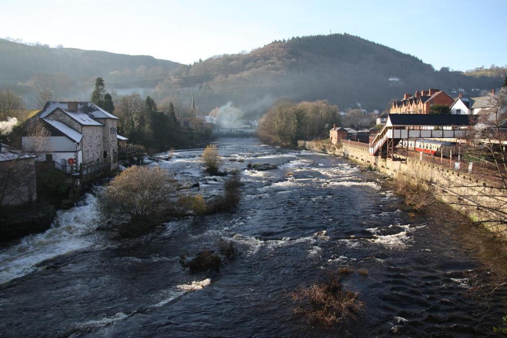Llangollen Hostel Guest Rooms - No Dormitories - Self Catering Exterior foto