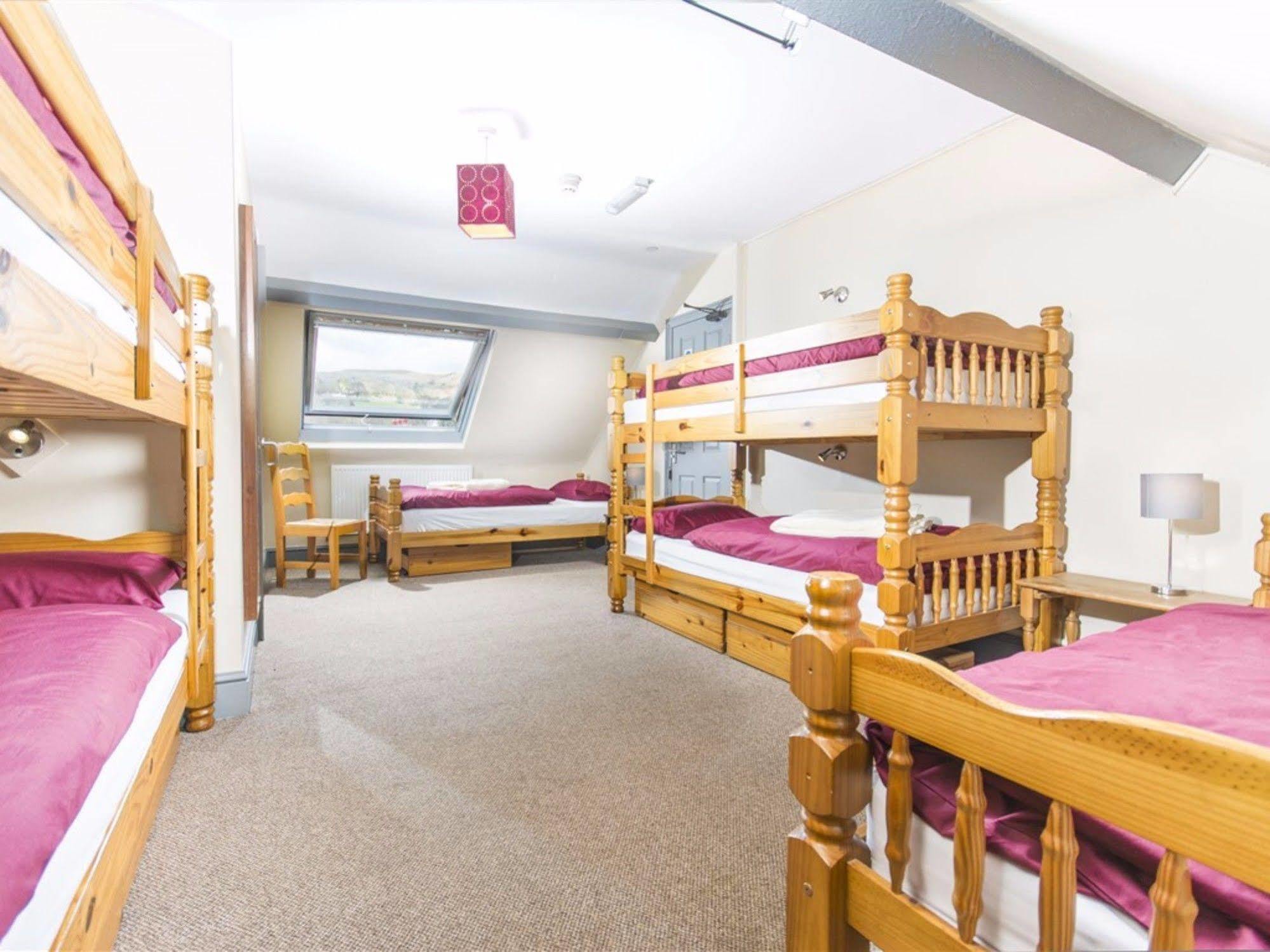 Llangollen Hostel Guest Rooms - No Dormitories - Self Catering Exterior foto